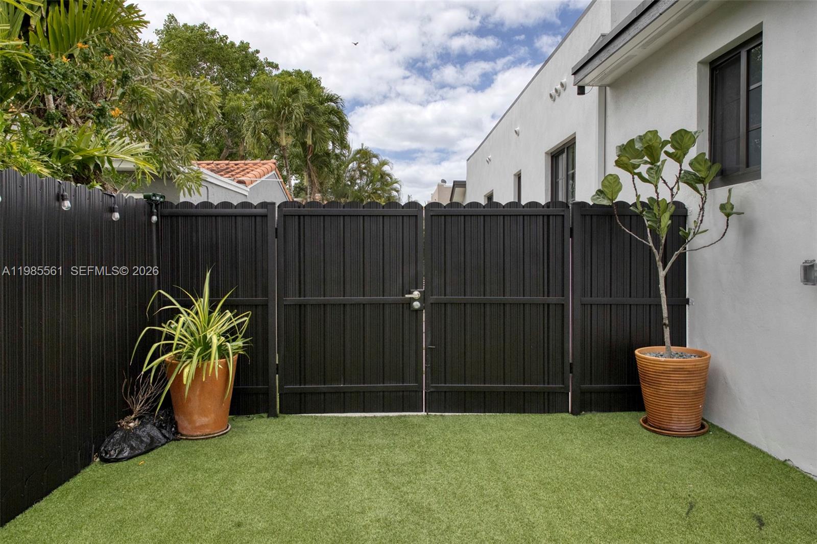 2397 SW 13th St Miami, FL 33145