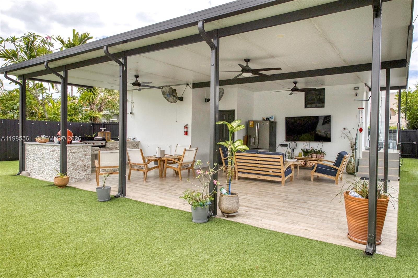 2397 SW 13th St Miami, FL 33145