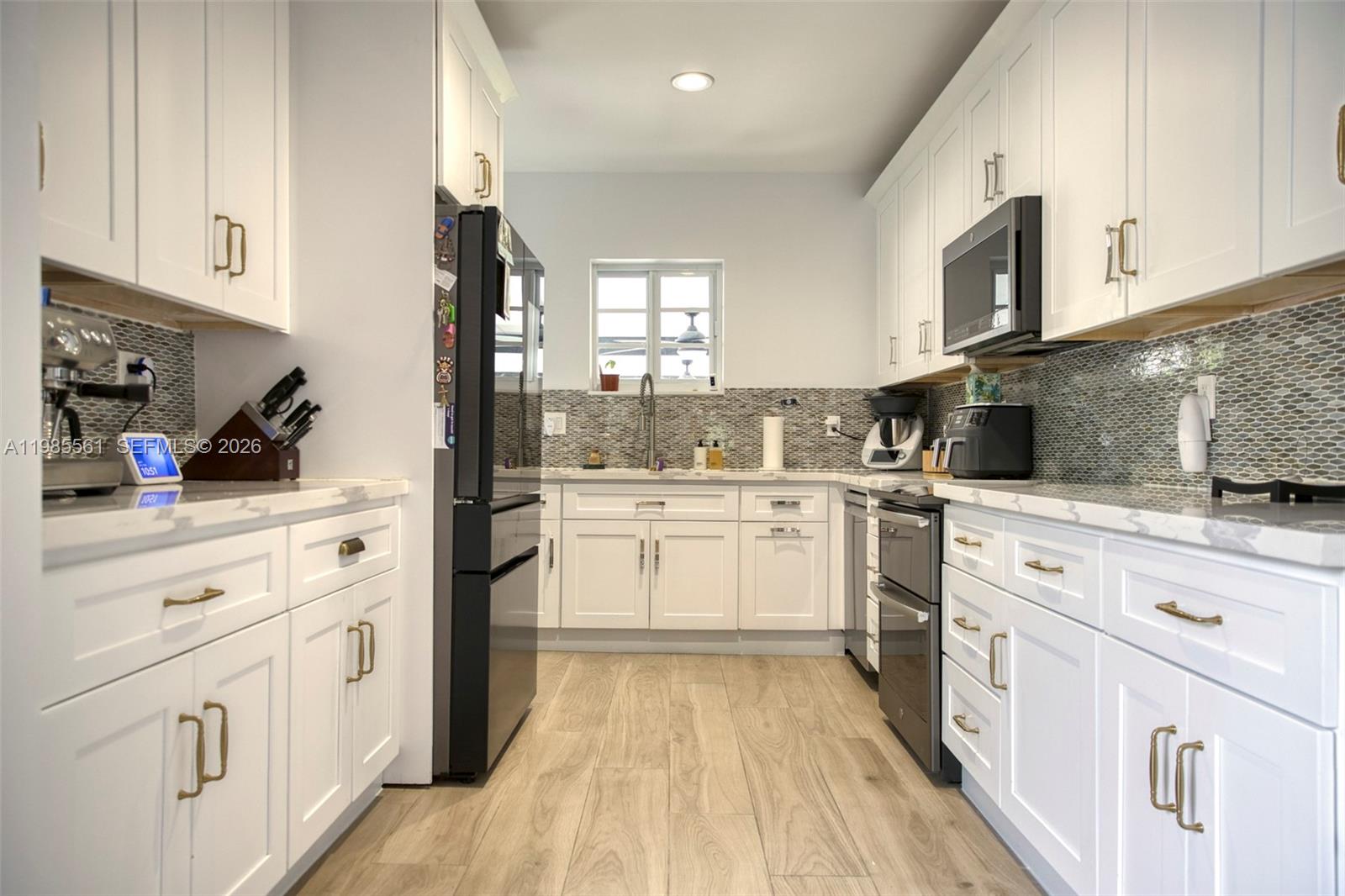 2397 SW 13th St Miami, FL 33145