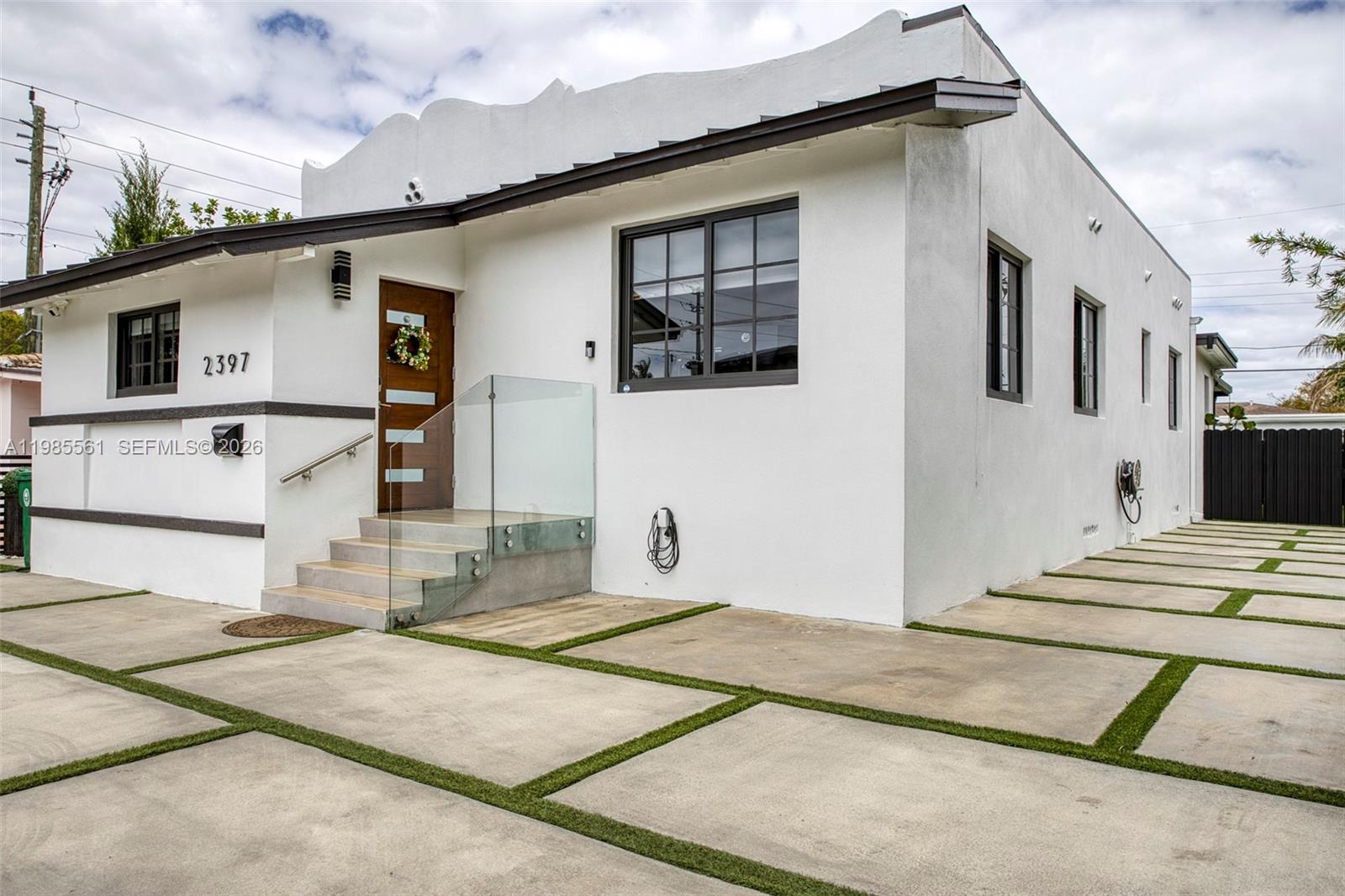 2397 SW 13th St Miami, FL 33145