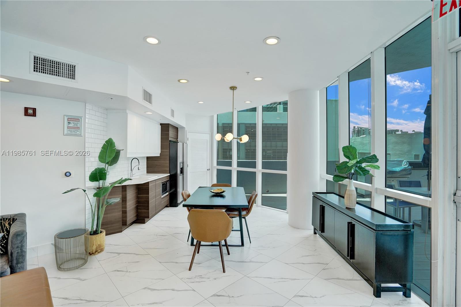 480 NE 30th St #1007 Miami, FL 33137