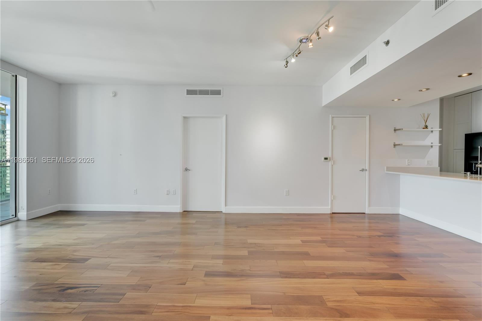 image The Plaza on Brickell West10