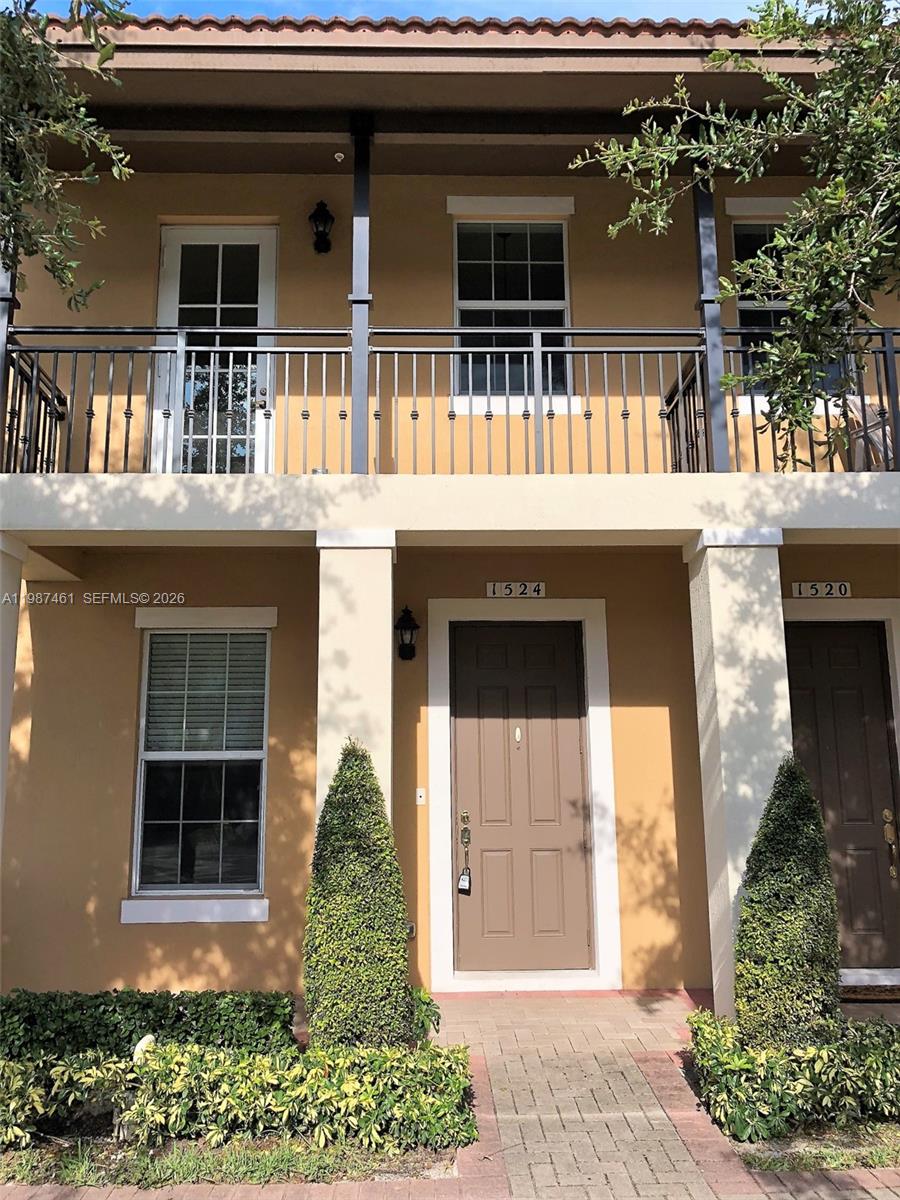 1524 SW 147th Ave Pembroke Pines, FL 33027