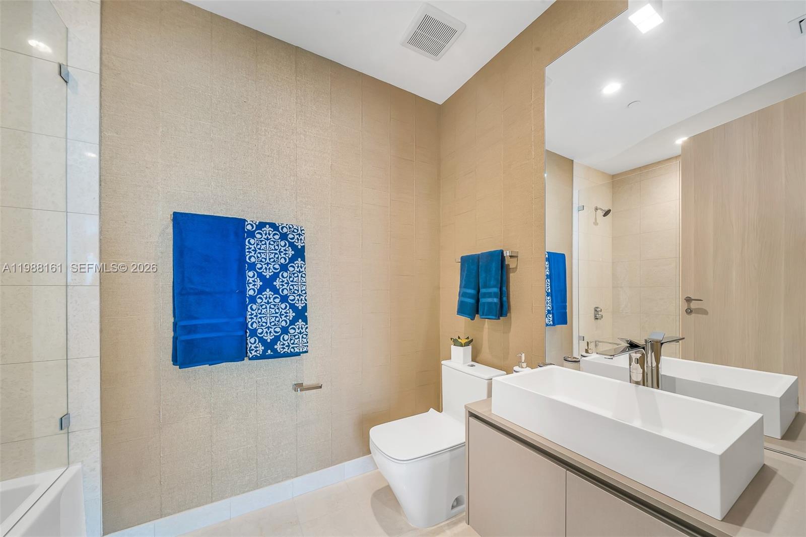 1000 Brickell Plz #PH5807 Miami, FL 33131