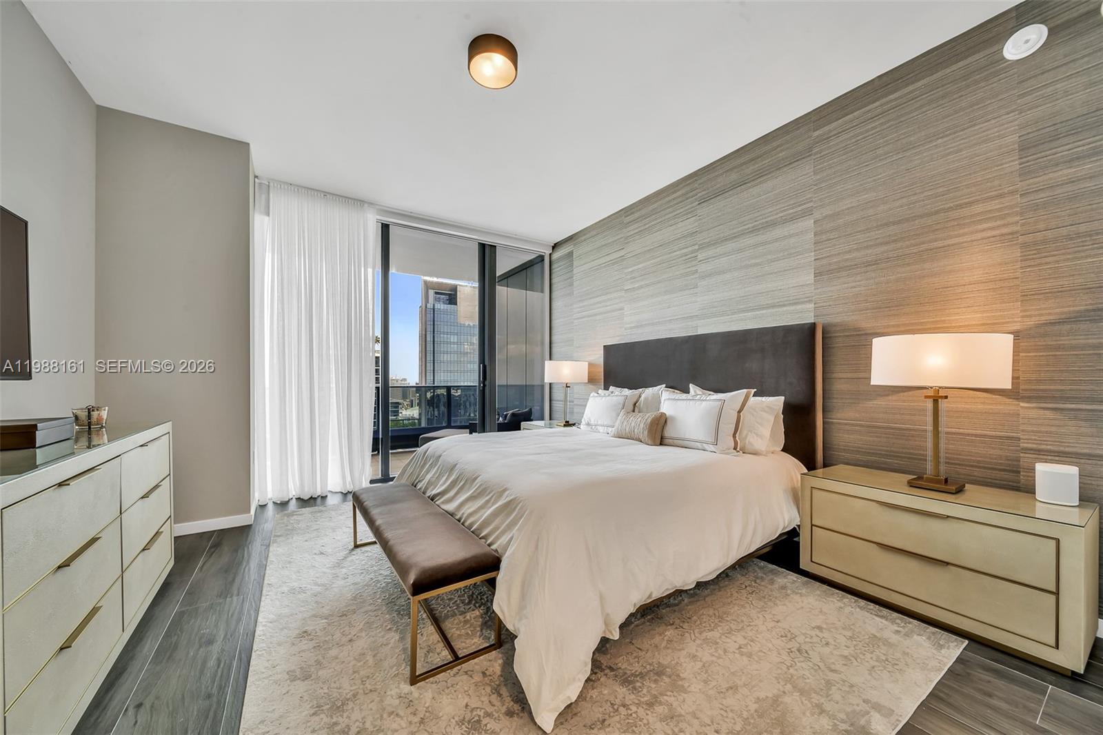 1000 Brickell Plz #PH5807 Miami, FL 33131