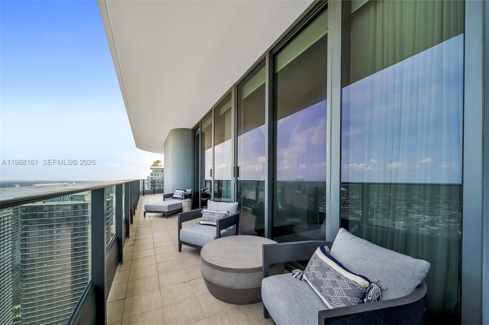 1000 Brickell Plz #PH5807 Miami, FL 33131