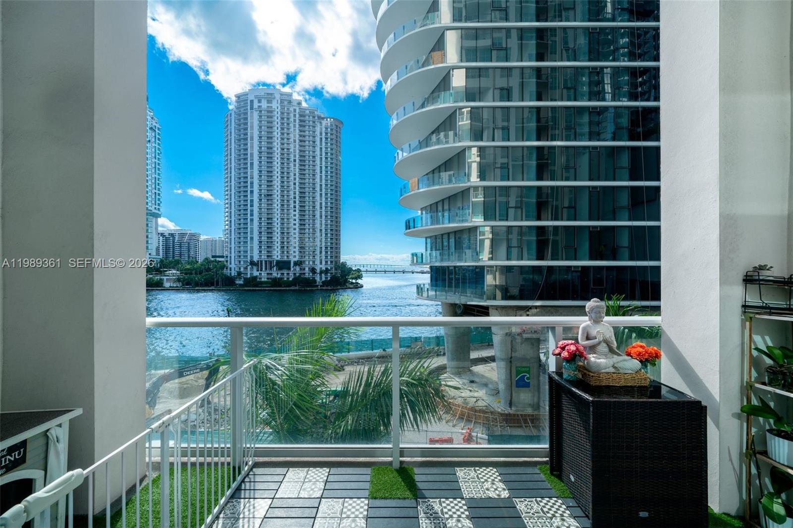 300 S Biscayne Blvd #L-410 Miami, FL 33131