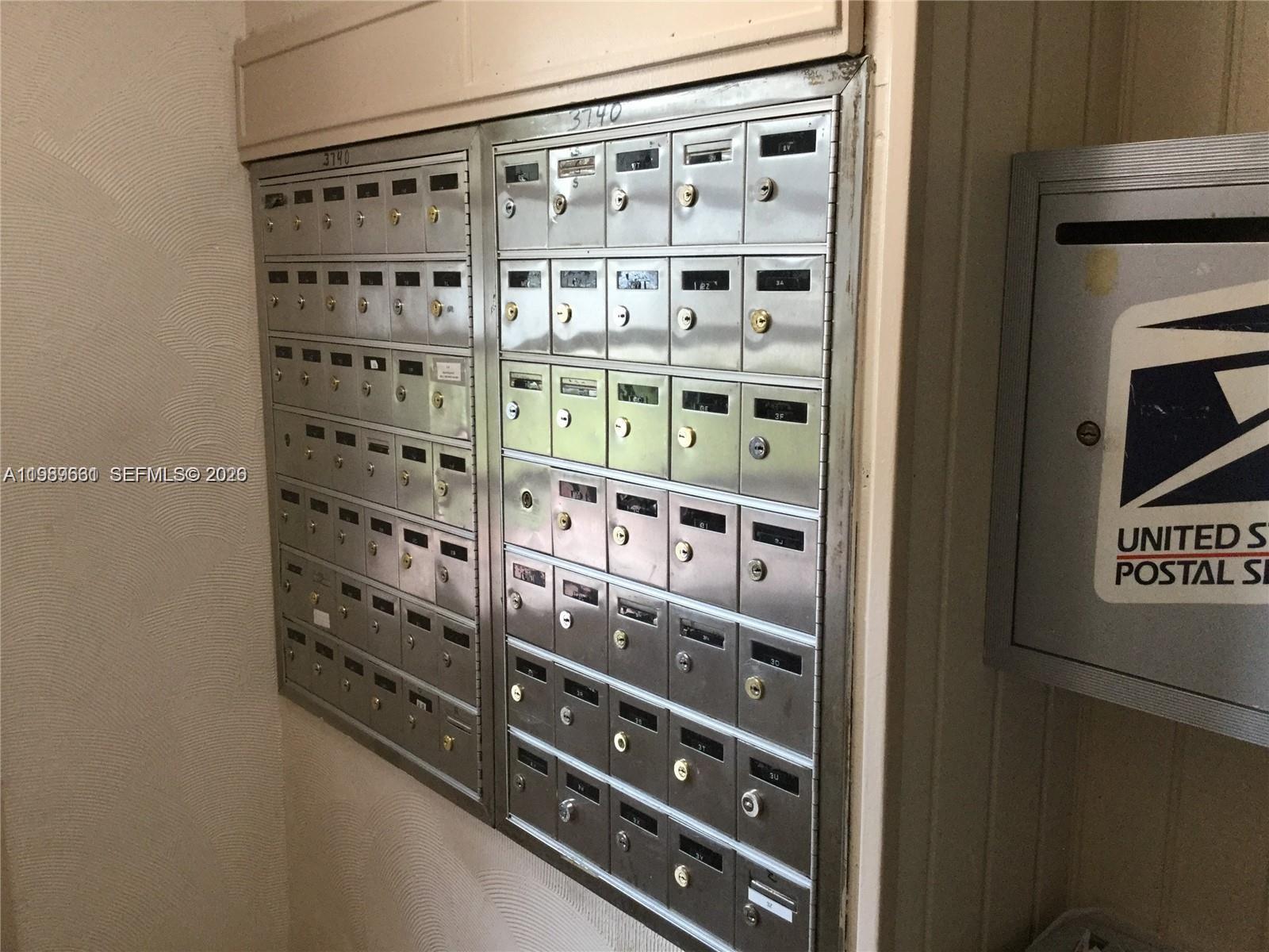 3740 Inverrary Dr #1T Lauderhill, FL 33319