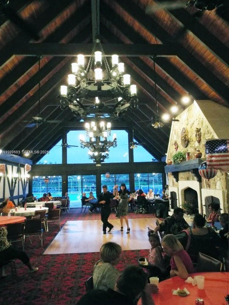 3740 Inverrary Dr #1T Lauderhill, FL 33319