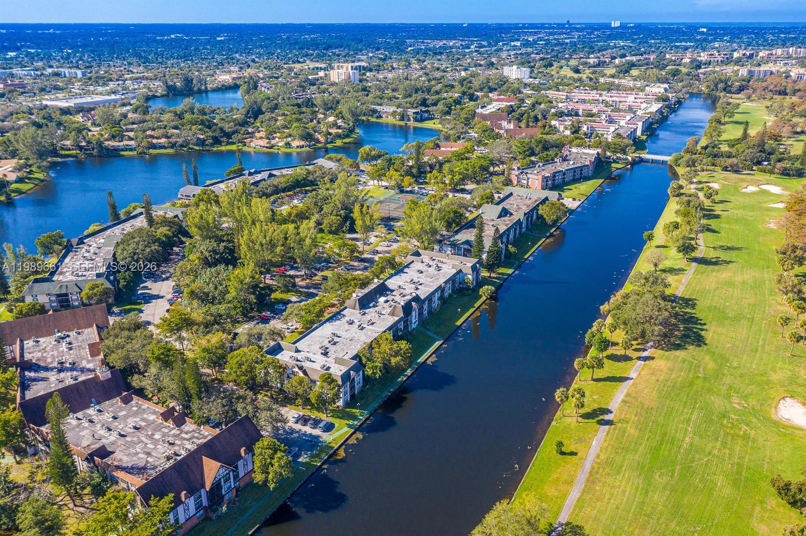 3740 Inverrary Dr #1T Lauderhill, FL 33319