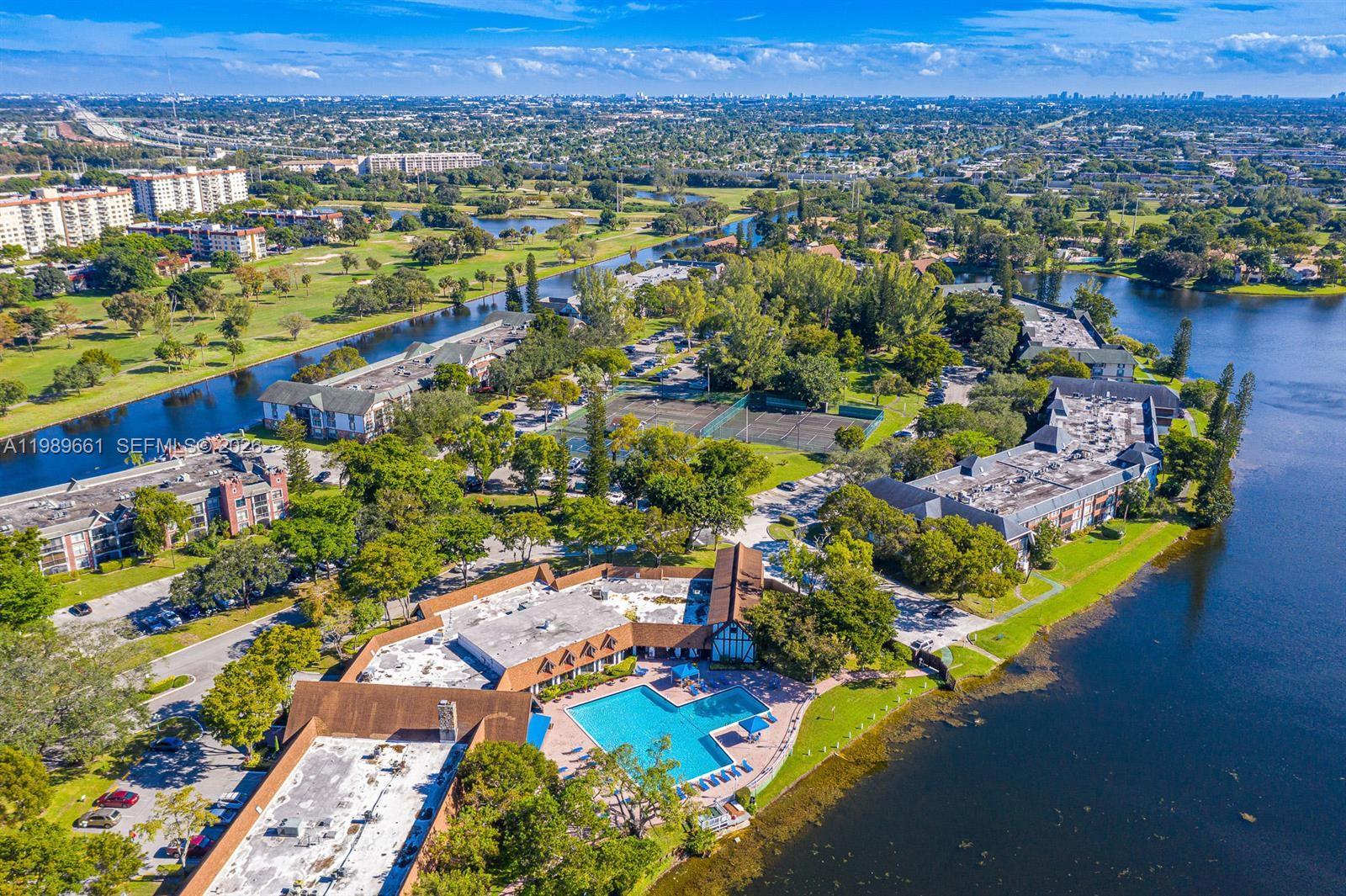 3740 Inverrary Dr #1T Lauderhill, FL 33319