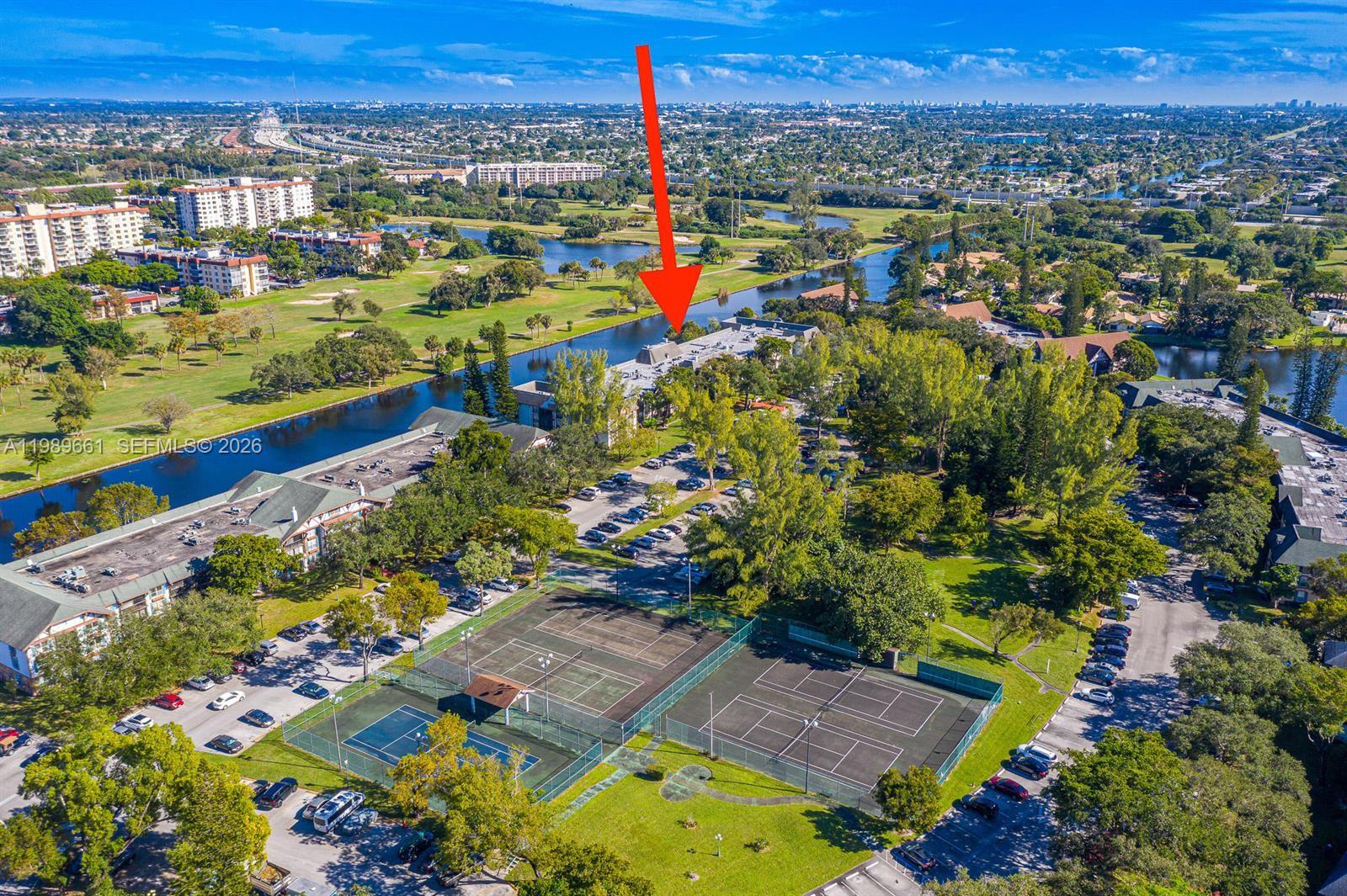 3740 Inverrary Dr #1T Lauderhill, FL 33319