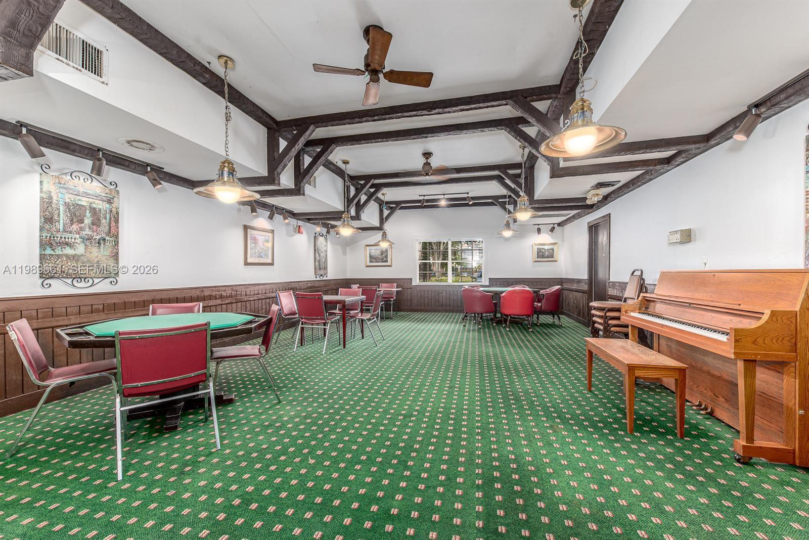 3740 Inverrary Dr #1T Lauderhill, FL 33319