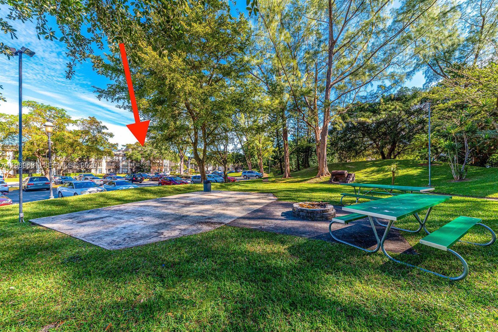 3740 Inverrary Dr #1T Lauderhill, FL 33319