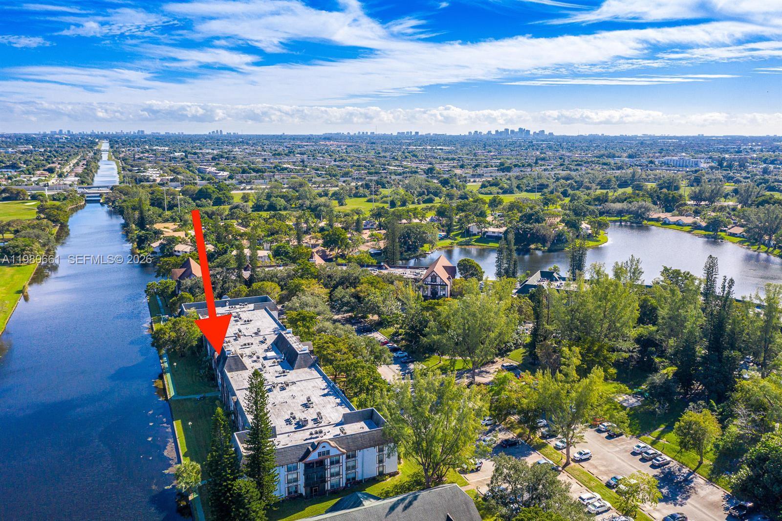 3740 Inverrary Dr #1T Lauderhill, FL 33319