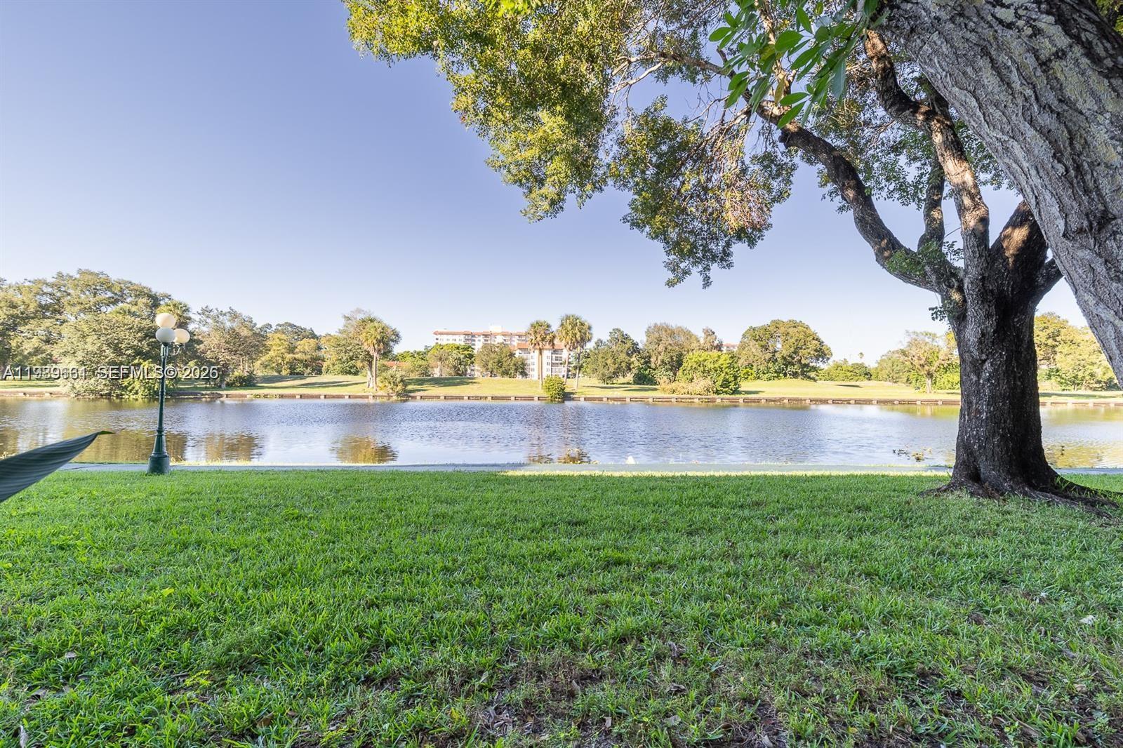 3740 Inverrary Dr #1T Lauderhill, FL 33319