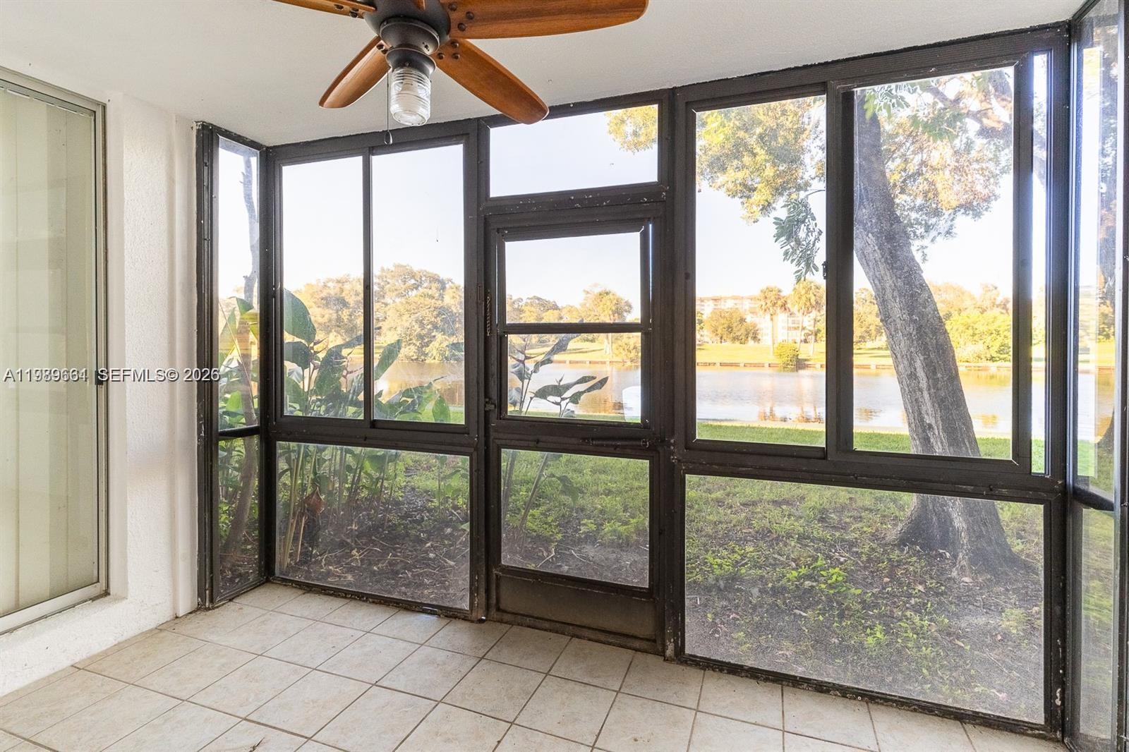 3740 Inverrary Dr #1T Lauderhill, FL 33319