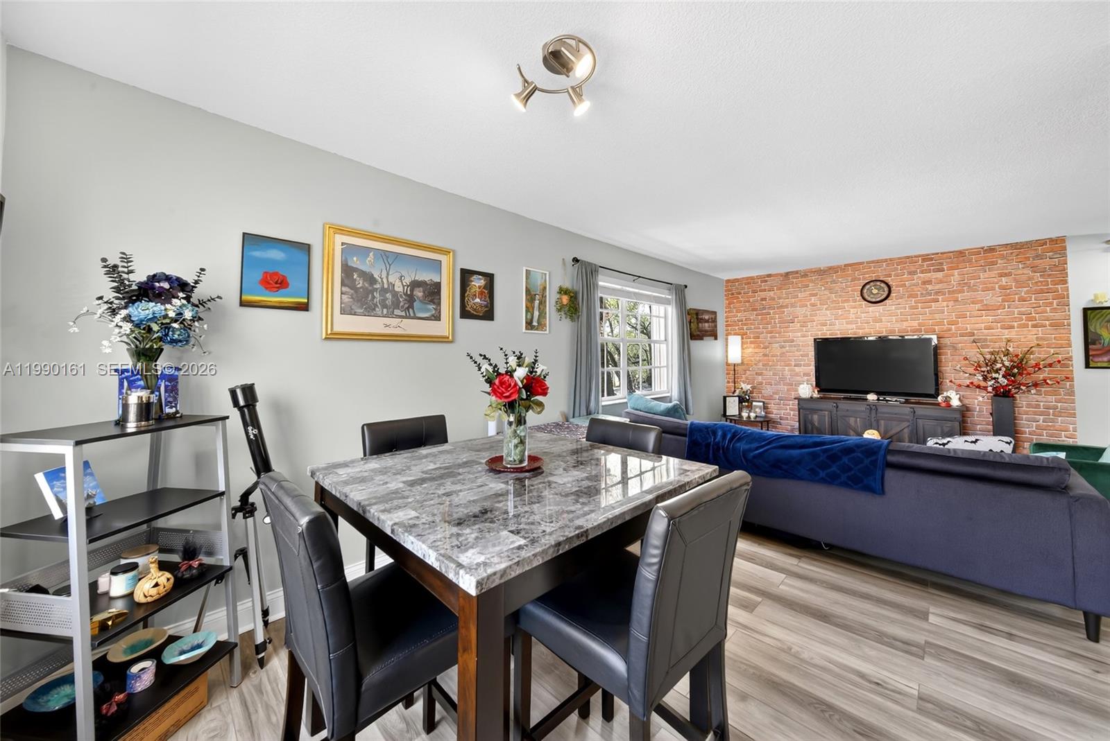 365 SW 86th Ave #201 Pembroke Pines, FL 33025