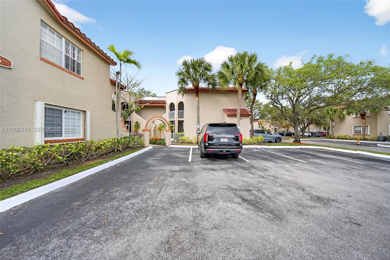 365 SW 86th Ave #201 Pembroke Pines, FL 33025