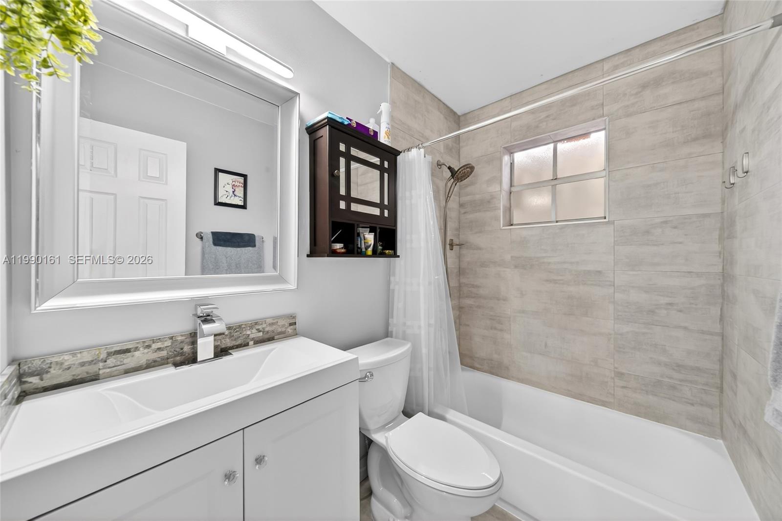 365 SW 86th Ave #201 Pembroke Pines, FL 33025