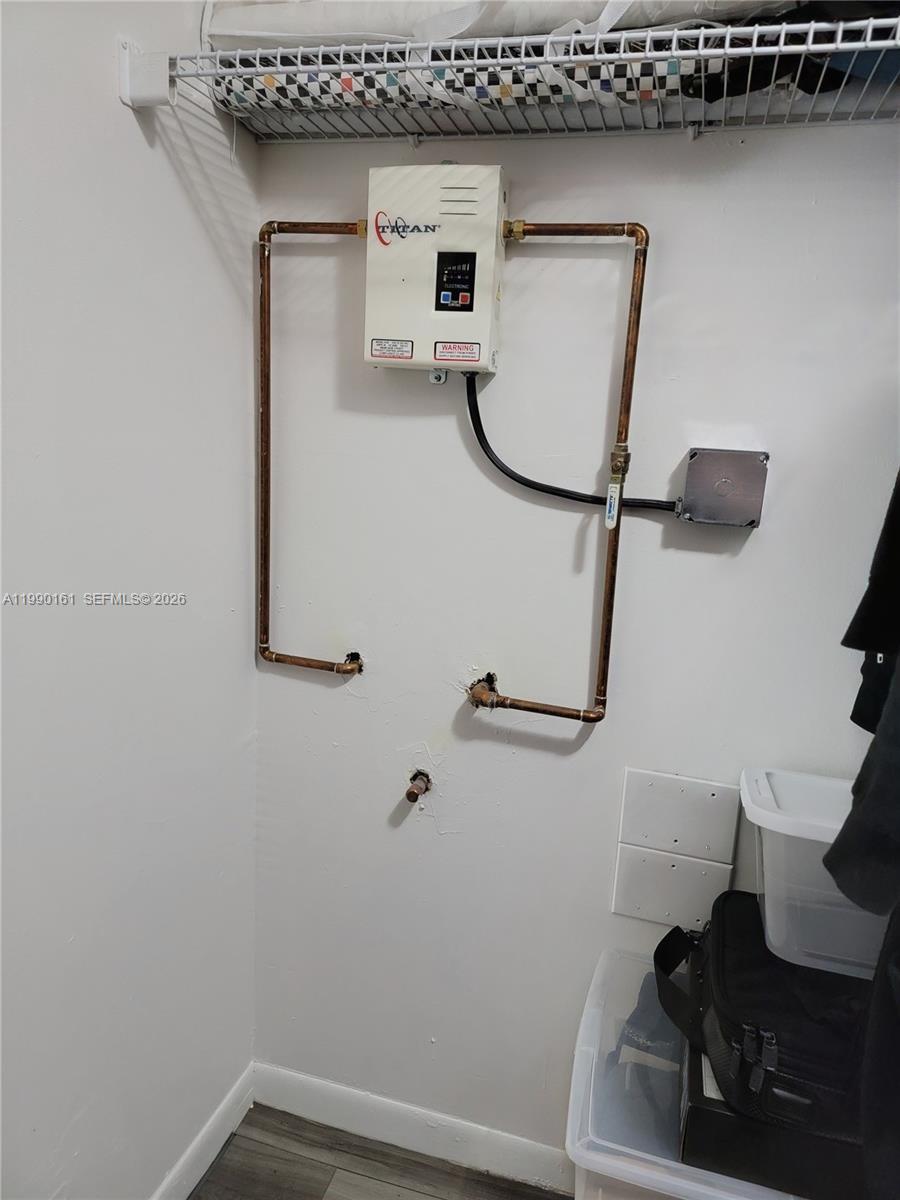 365 SW 86th Ave #201 Pembroke Pines, FL 33025