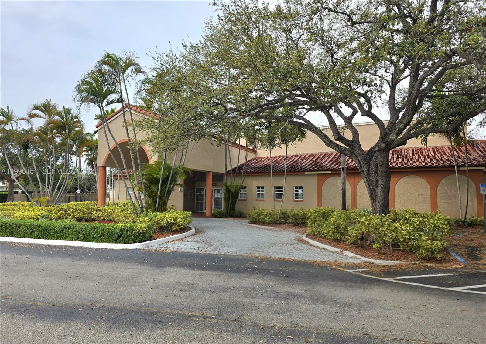 365 SW 86th Ave #201 Pembroke Pines, FL 33025