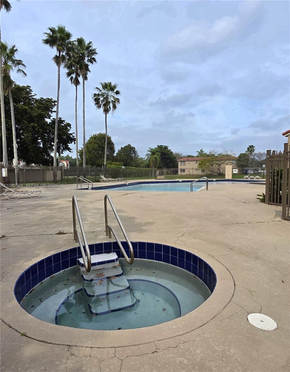 365 SW 86th Ave #201 Pembroke Pines, FL 33025