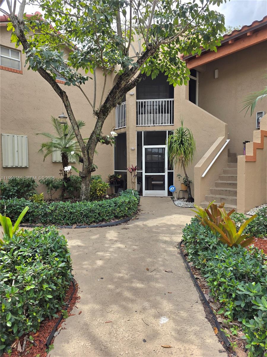 365 SW 86th Ave #201 Pembroke Pines, FL 33025