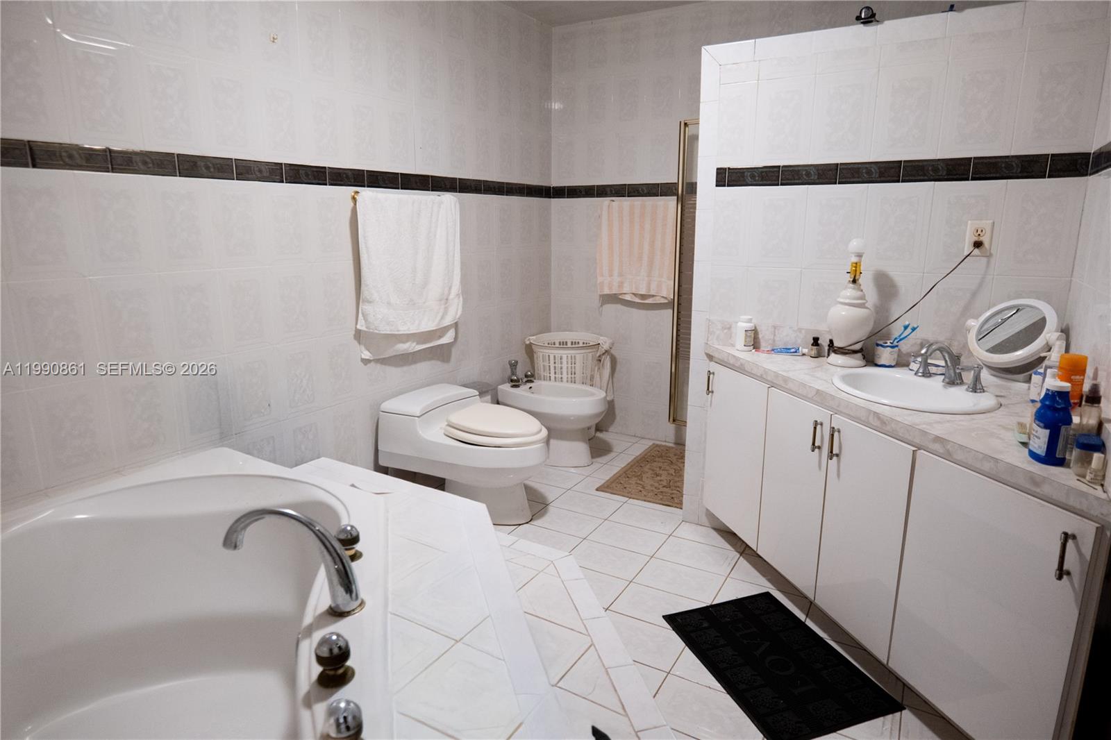 2323 SW 17th Ter Miami, FL 33145