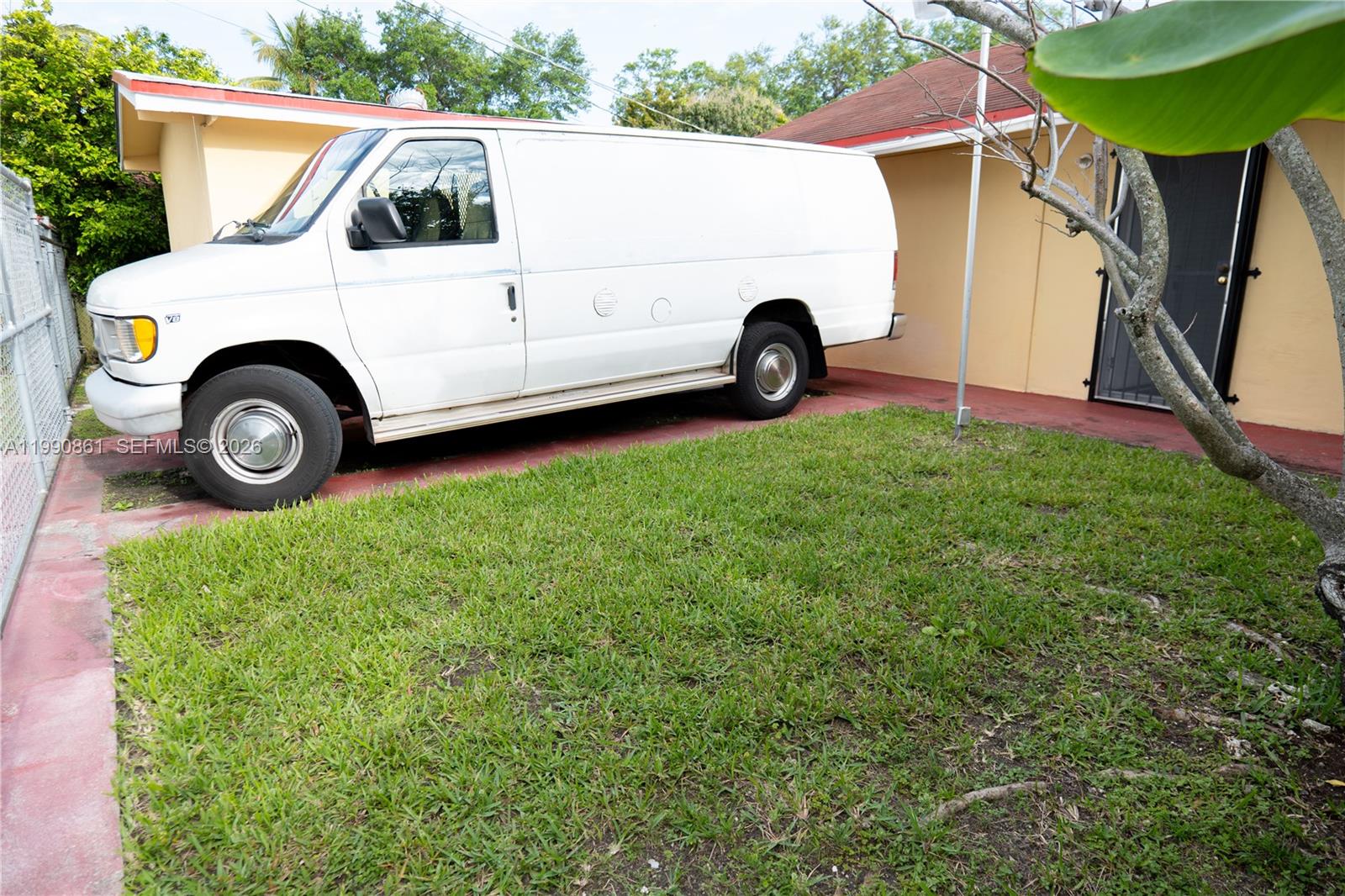 2323 SW 17th Ter Miami, FL 33145