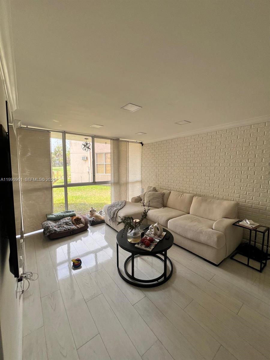 6955 NW 186th St #F104 Hialeah, FL 33015