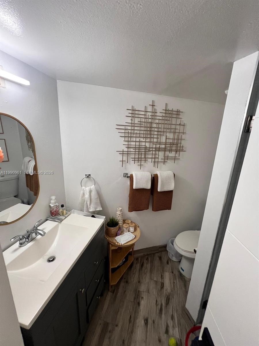 6955 NW 186th St #F104 Hialeah, FL 33015