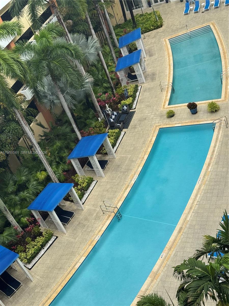 image The Venture at Aventura10