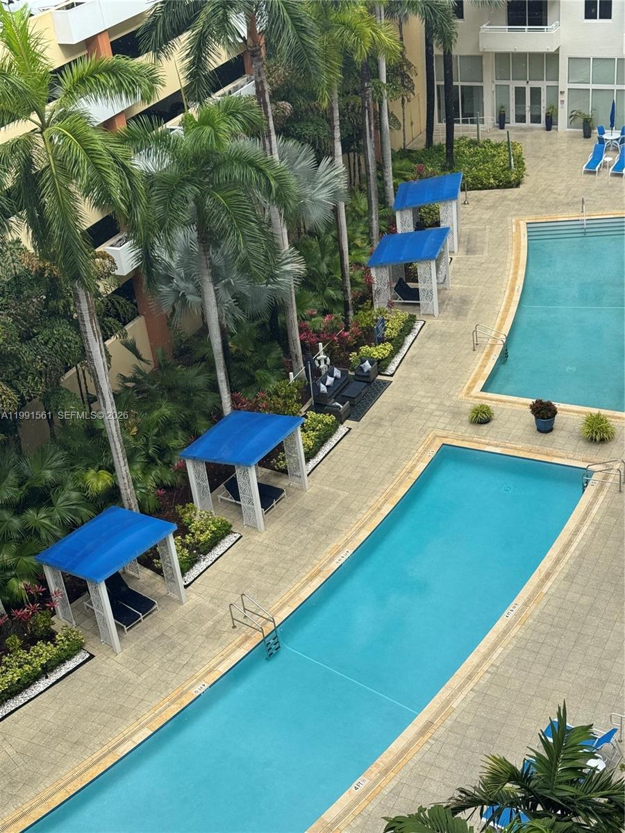 image The Venture at Aventura11