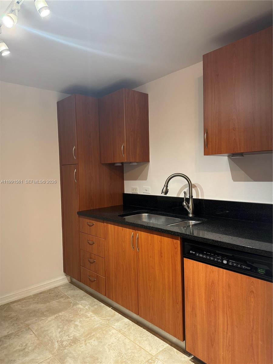 image The Venture at Aventura1