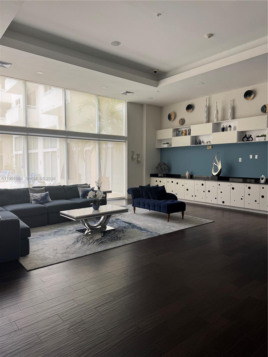 image The Venture at Aventura41