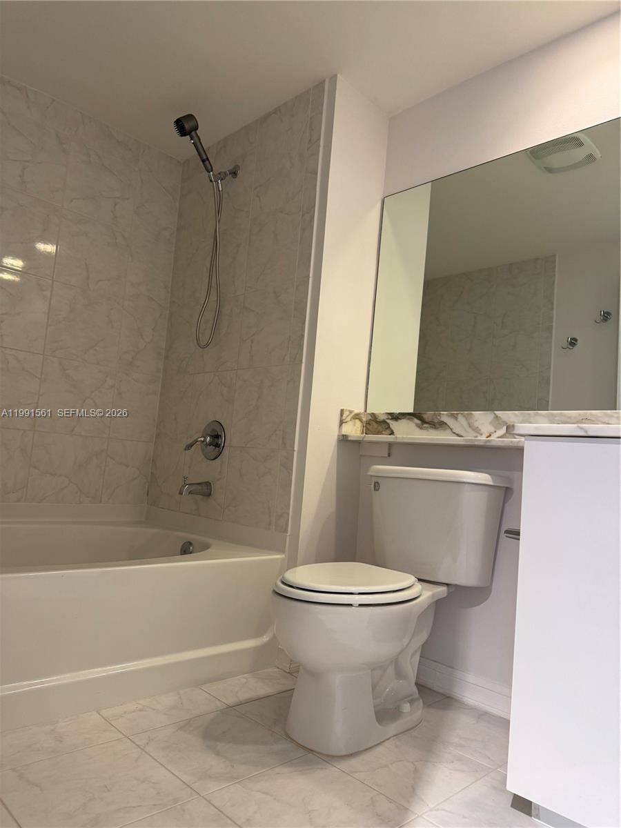 image The Venture at Aventura8