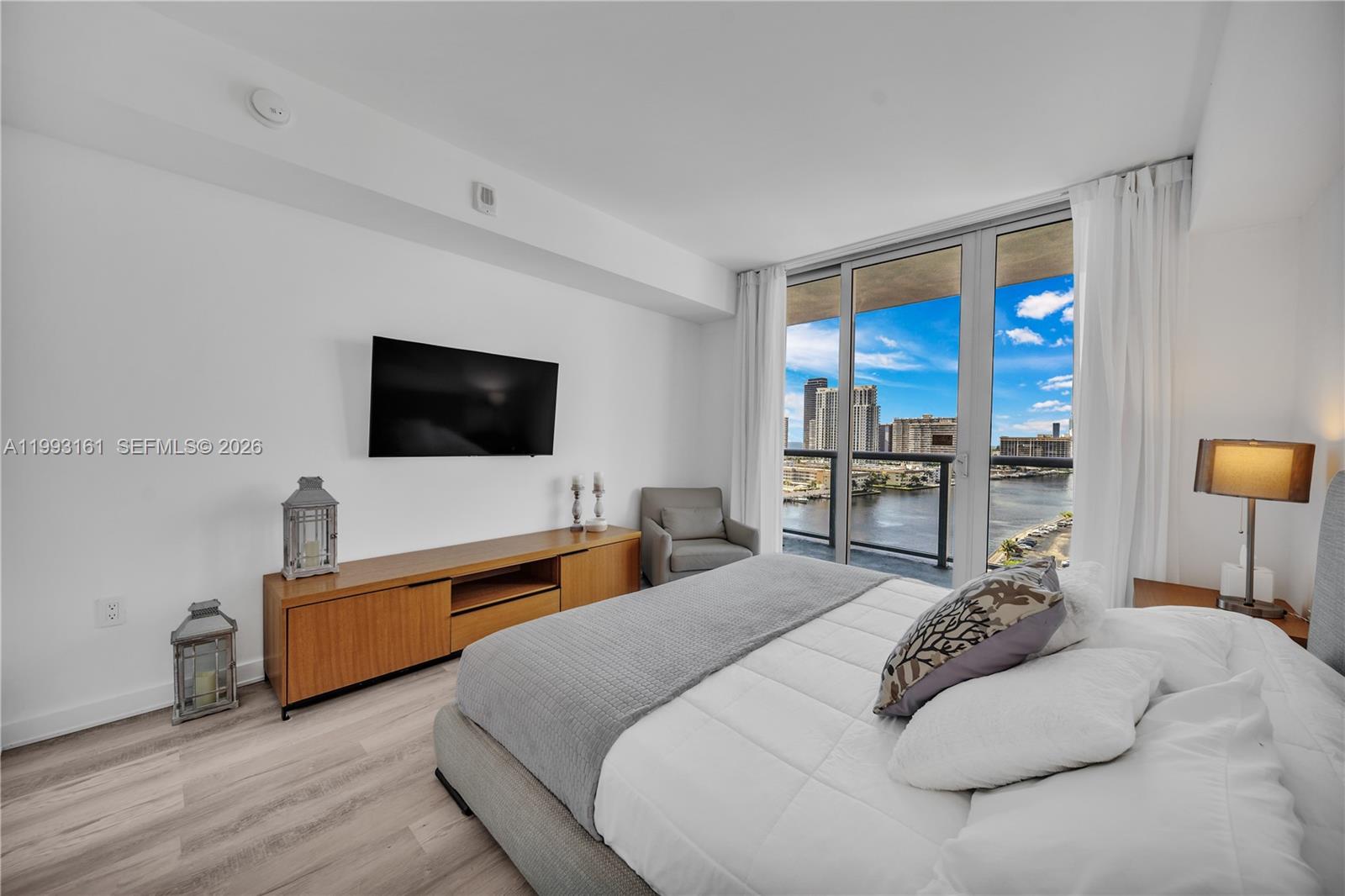 image Beachwalk Condominium1