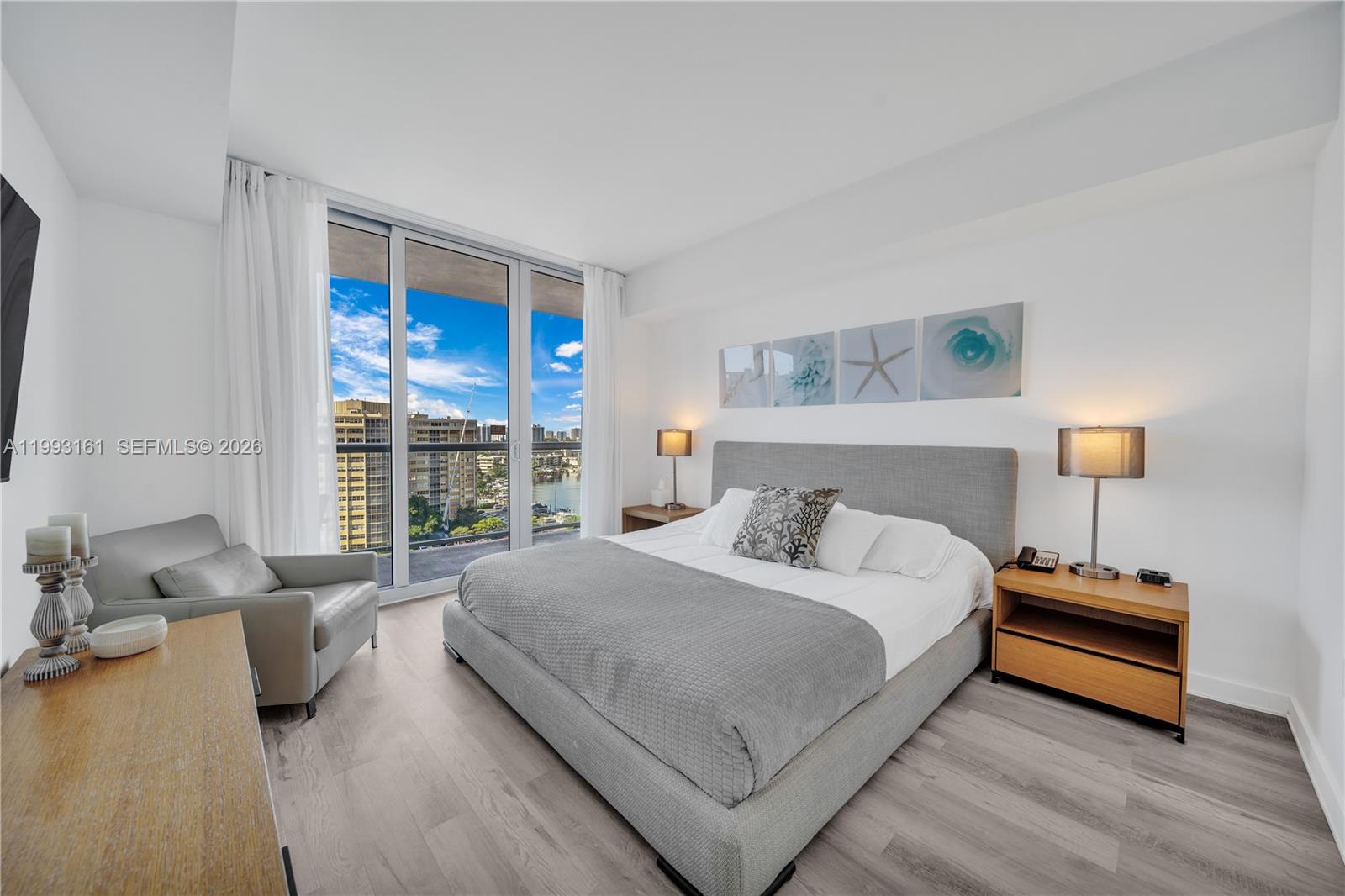 image Beachwalk Condominium2