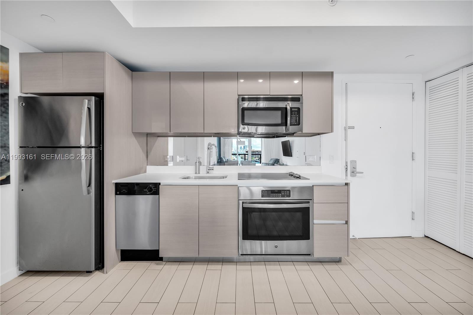 image Beachwalk Condominium8