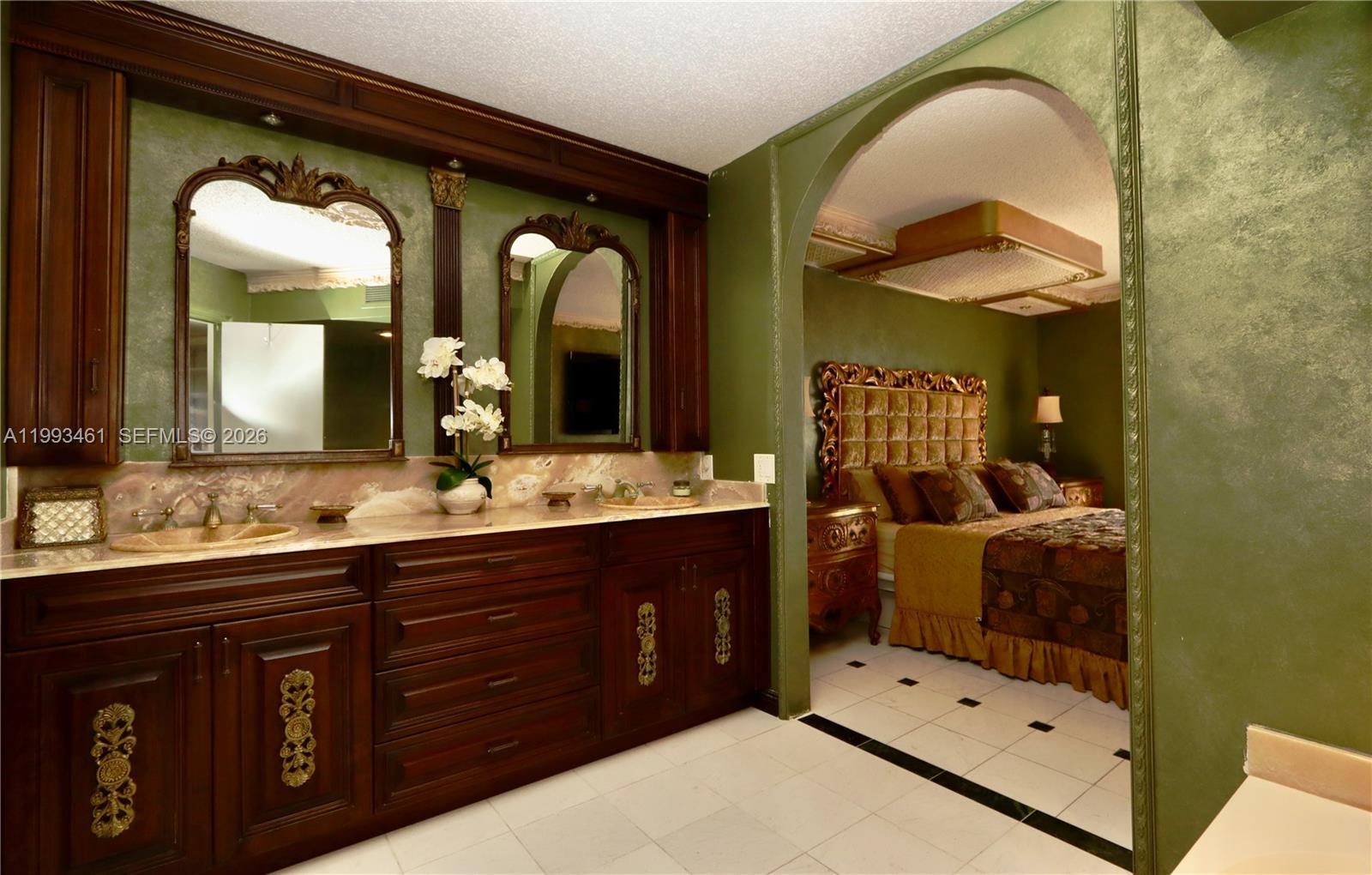 3530 Mystic Pointe Dr #2915 Aventura, FL 33180