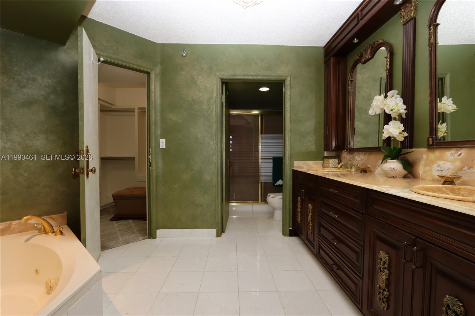 3530 Mystic Pointe Dr #2915 Aventura, FL 33180