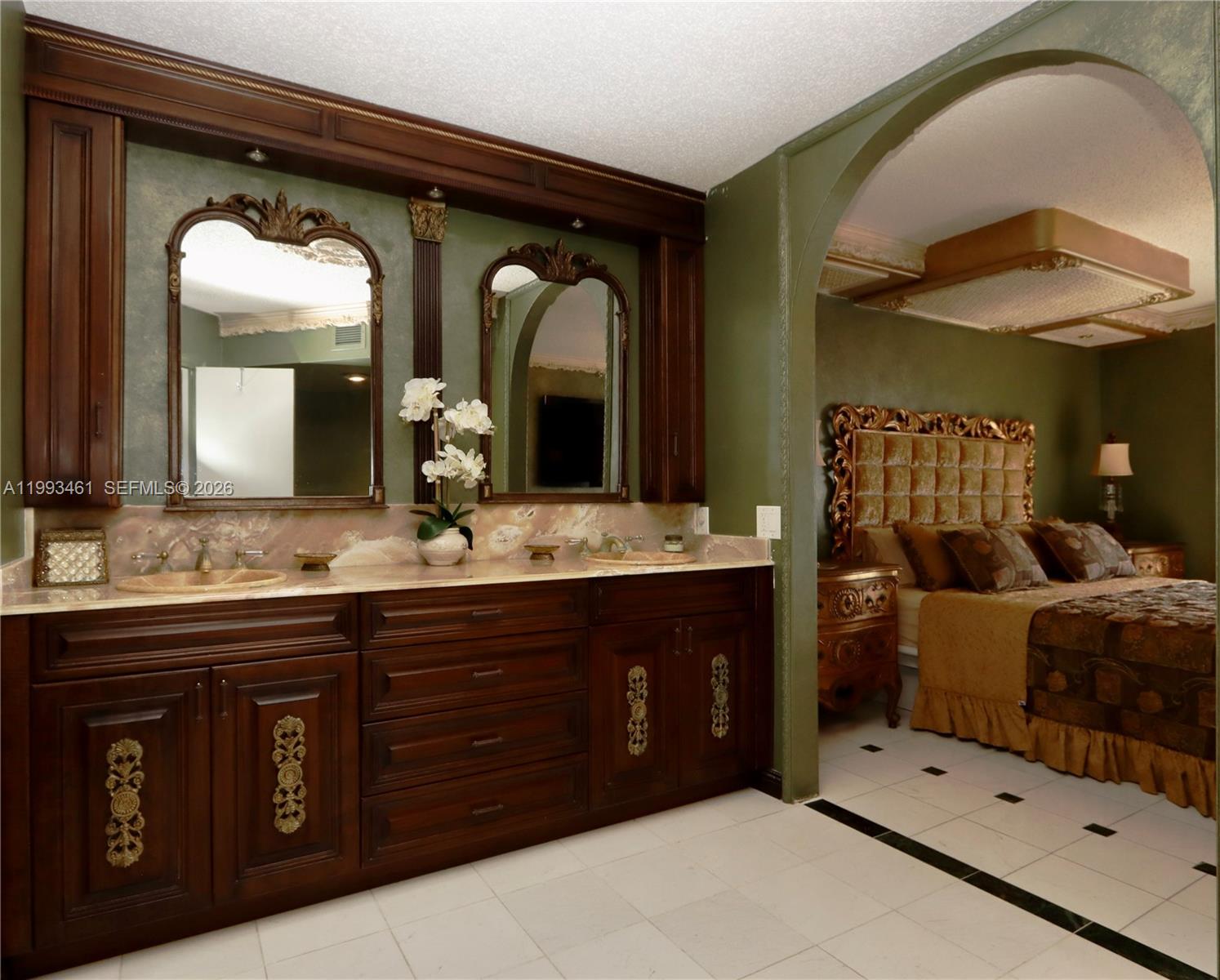 3530 Mystic Pointe Dr #2915 Aventura, FL 33180