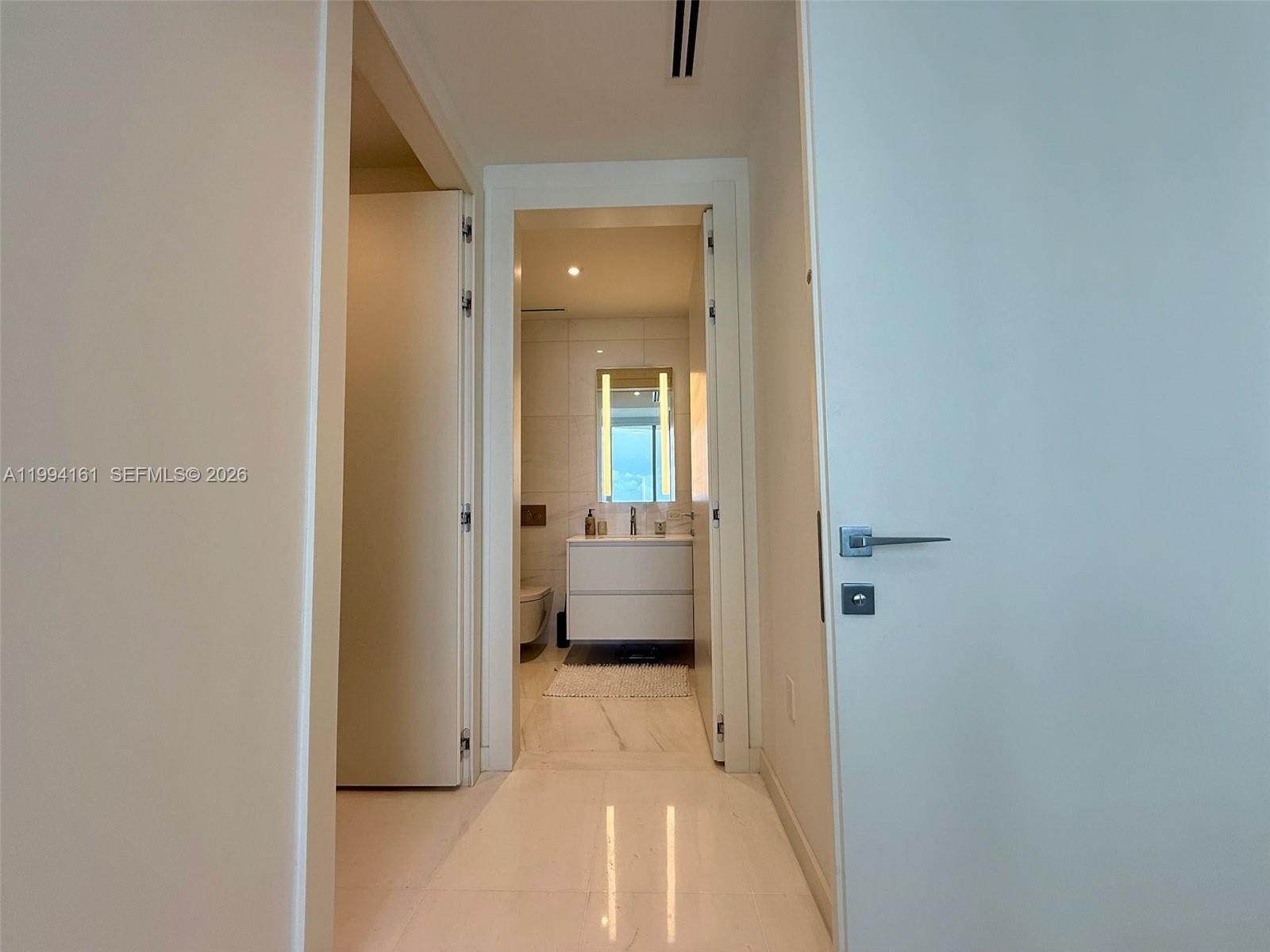 300 Biscayne Blvd Way #2706 Miami, FL 33131