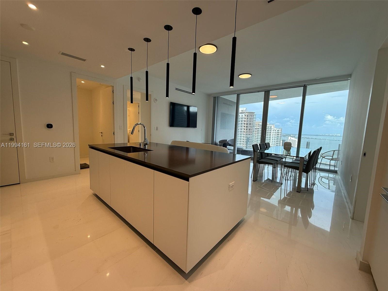 300 Biscayne Blvd Way #2706 Miami, FL 33131