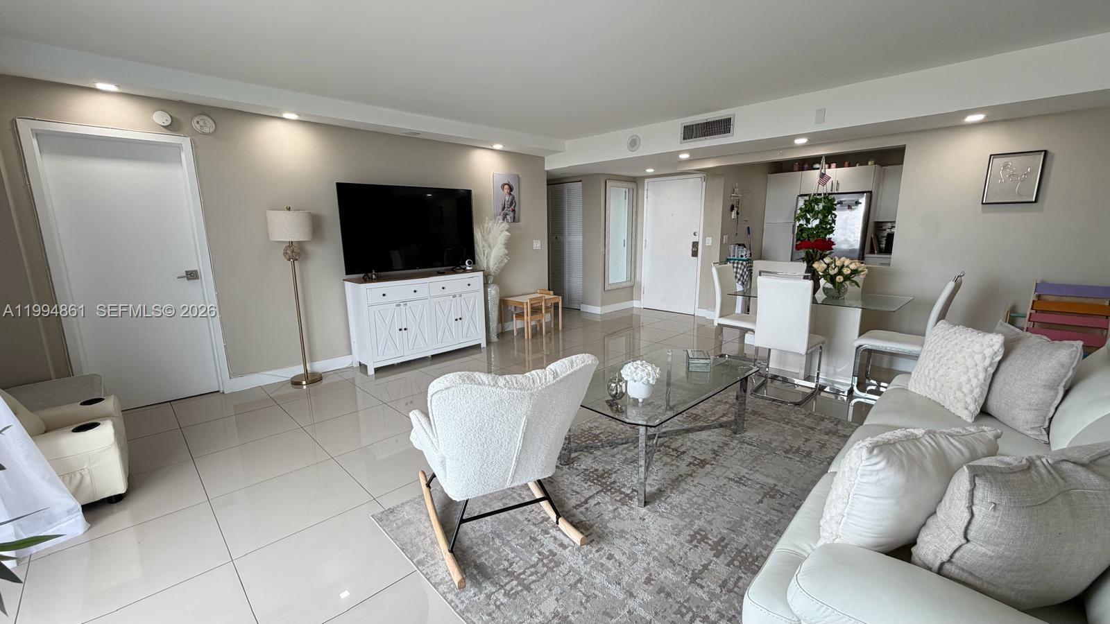 13499 Biscayne Blvd #805