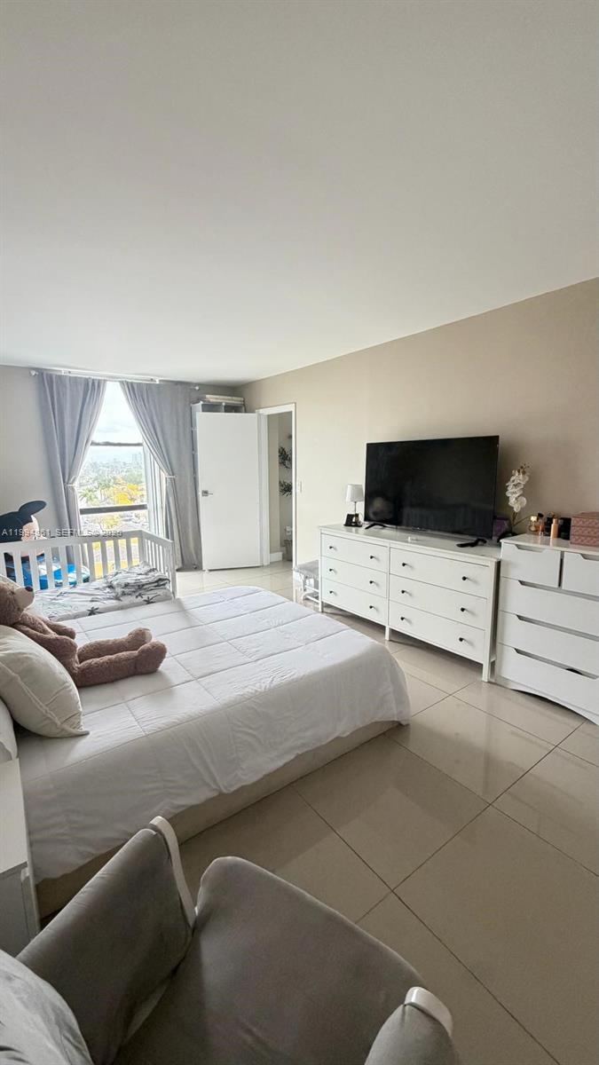 13499 Biscayne Blvd #805 North Miami, FL 33181