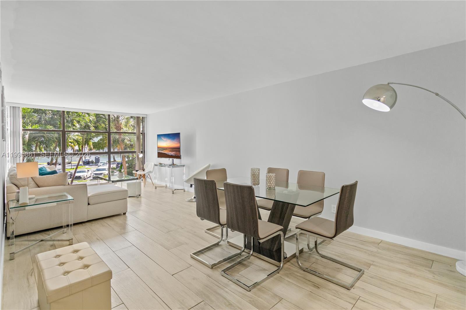 600 Parkview Dr #204