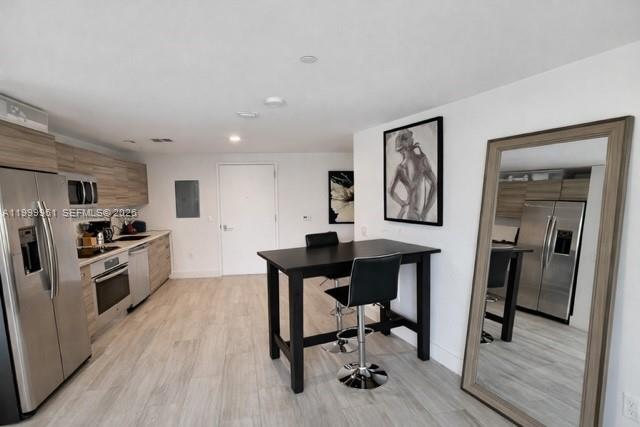 121 NE 34th St #814 Miami, FL 33137