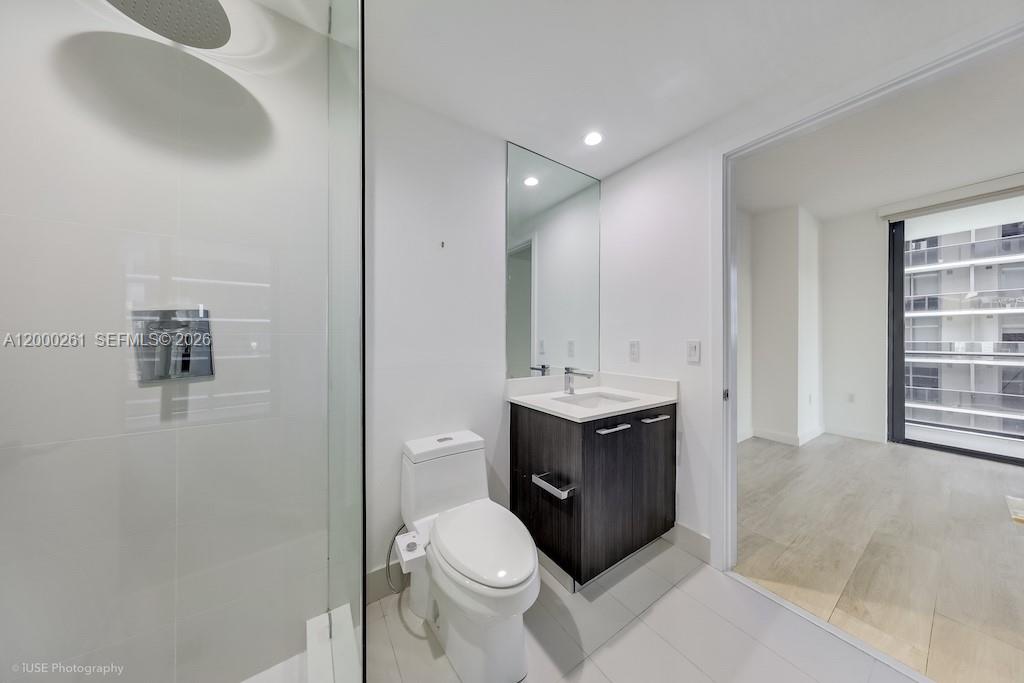 45 SW 9th St #1808 Miami, FL 33130